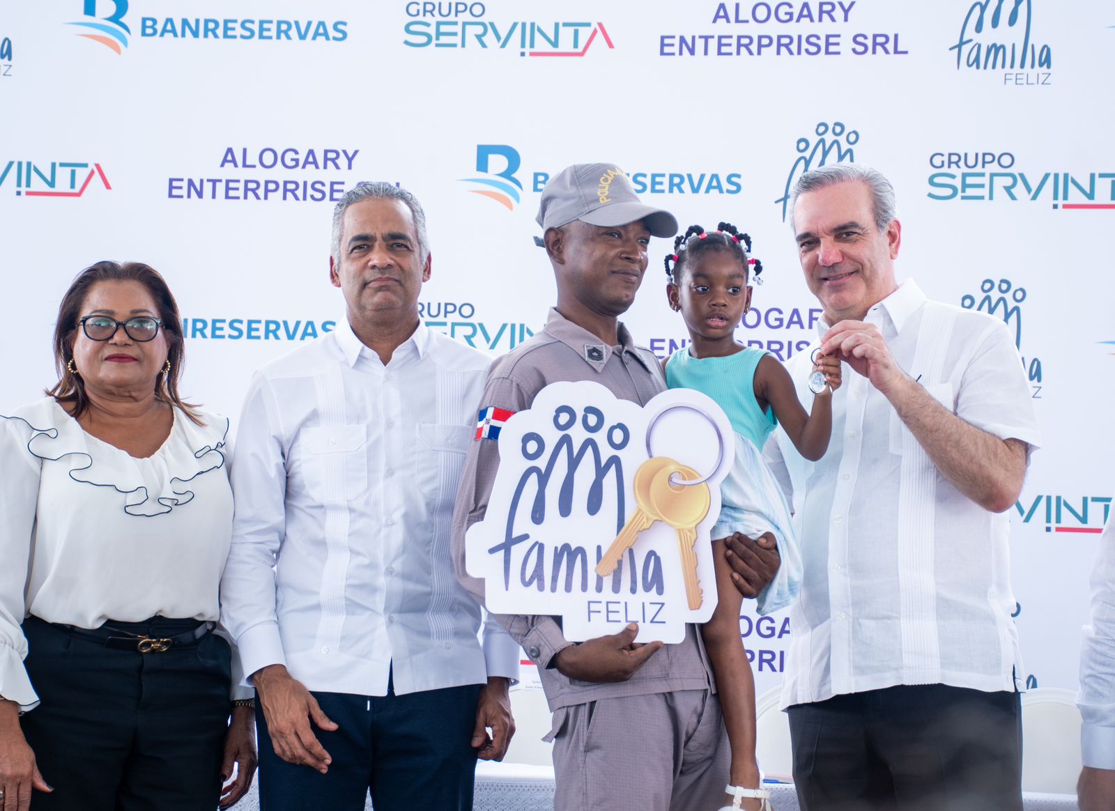 Gobierno entrega 177 viviendas del Plan Nacional Familia Feliz en el residencial Praderas del Norte, en Los Alcarrizos