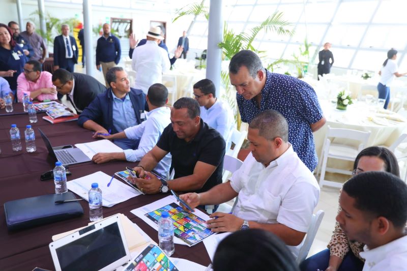 JCE y organizaciones políticas inician revisión de boletas para elecciones municipales 2024