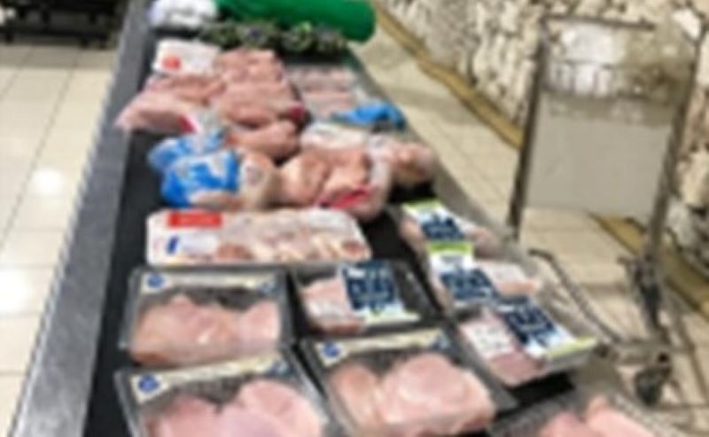 Decomisan kilos de frutas y vegetales a Julio Iglesias en el aeropuerto de Punta Canta