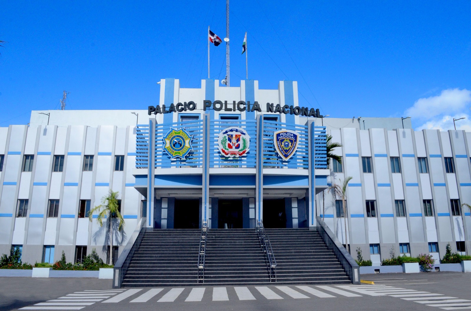La Policía Nacional suspende a ocho agentes por 30 días tras arresto del doctor Wazar Gómez