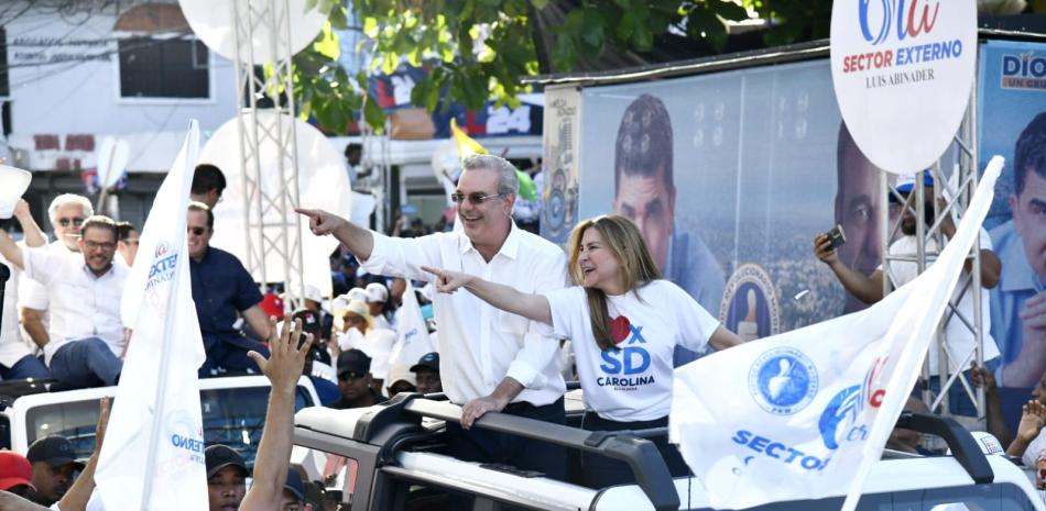 Abinader y Carolina se movilizan en la capital con miras a elecciones municipales