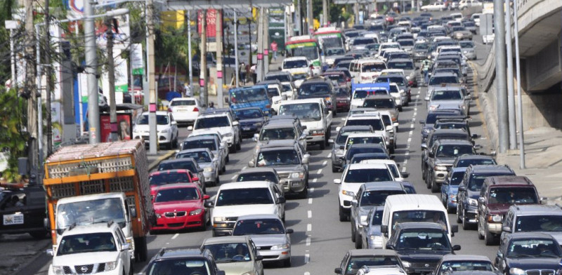 Choferes no trabajarán en «horas pico» por largos tapones