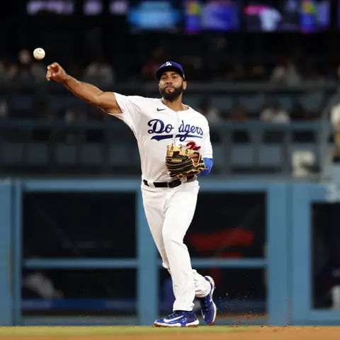 Rays firman por una temporada al torpedero dominicano Amed Rosario por US$1.5 MM