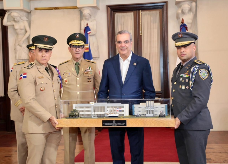 Presidente Abinader dice: “unas Fuerzas Armadas y una Policía Nacional fuertes, es un país fuerte”