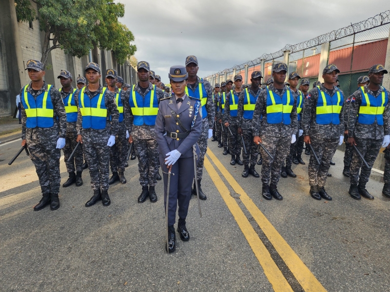 Presidente Abinader dispone el ascenso de 7,800 agentes de la Policía Nacional.