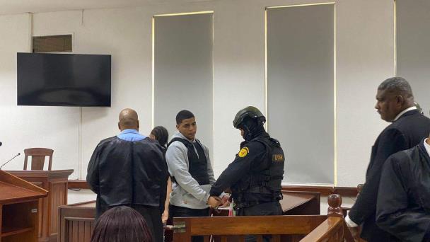 Abogado afirma que presentar como prueba un video de El Dotolcito con un arma de fuego es ilegal