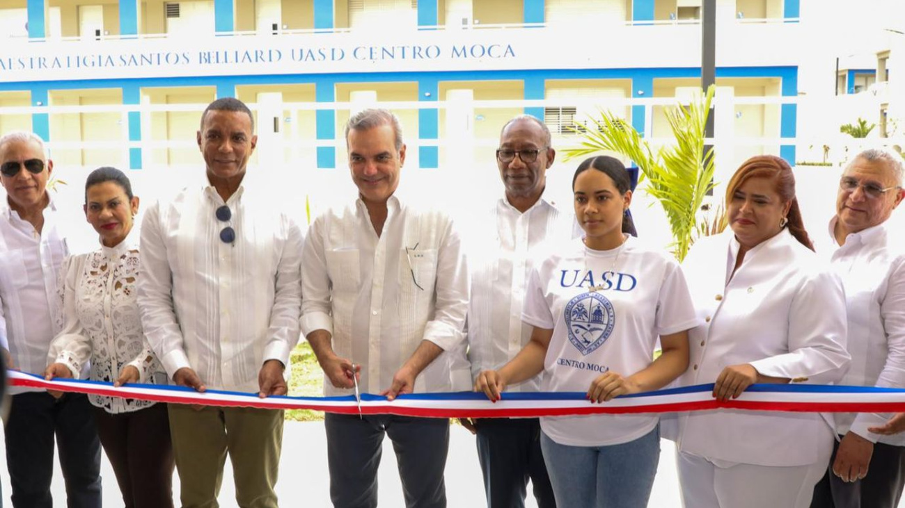 Presidente Abinader inaugura carretera, liceo y centro UASD en Moca