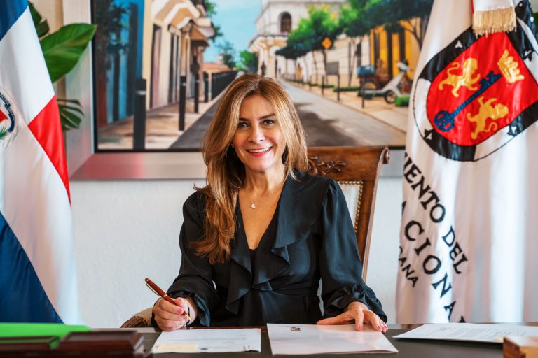 Carolina Mejía destaca la determinación del gobierno en su llamado a actuar frente a la situación en Haití