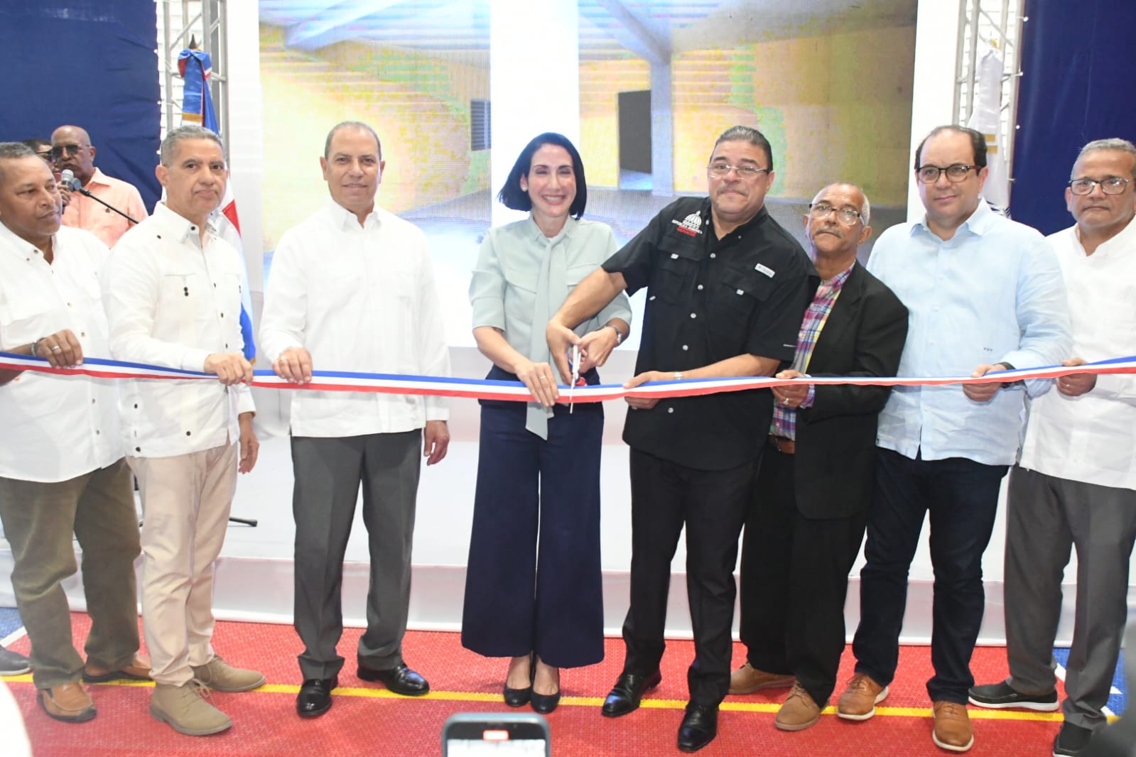 Raquel Arbaje y Camacho inauguran Centro Deportivo Comunitario en Capotillo V