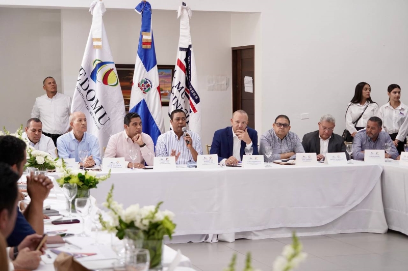 Liga Municipal y Fedomu continúan capacitación alcaldes electos en regiones Cibao Norte y Noroeste