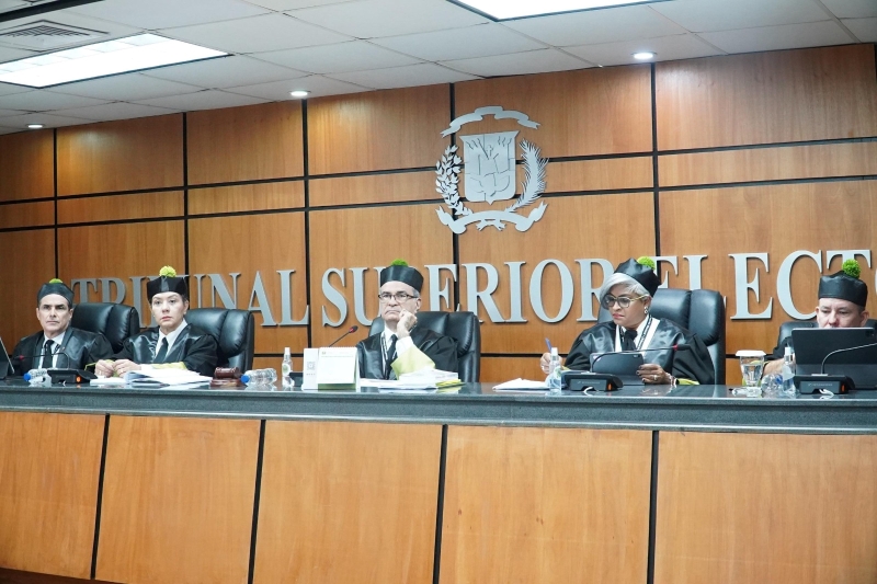 Tribunal Superior Electoral dispone archivo provisional de 18 expedientes solicitudes de cambios, supresión y/o añadidura de nombres