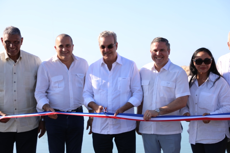 Presidente Abinader inaugura muelles pesqueros de Río San Juan y Cabrera, en María Trinidad Sánchez