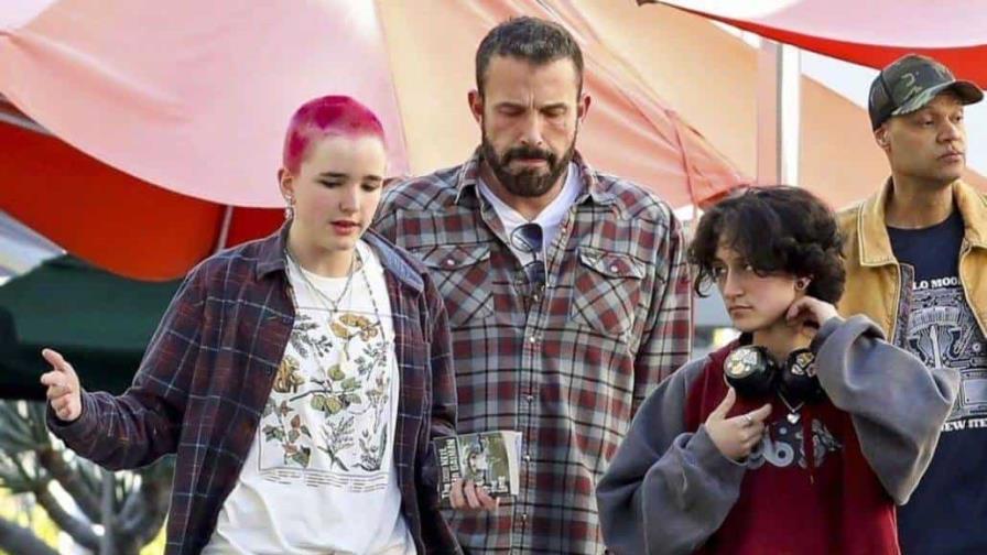 Hija de Ben Affleck, se presenta en público como no binaria en emotiva ceremonia