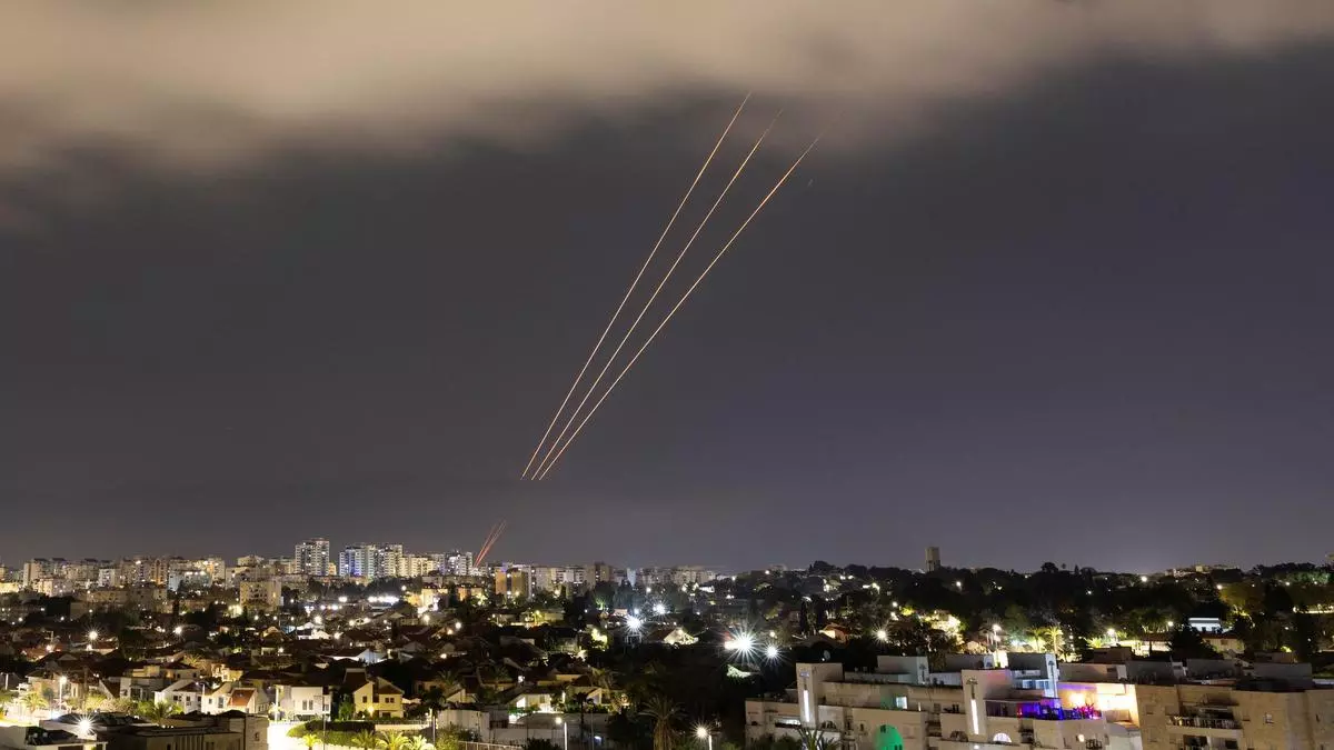 Rusia y China instan a la moderación y muestran preocupación ante el ataque de Irán a Israel