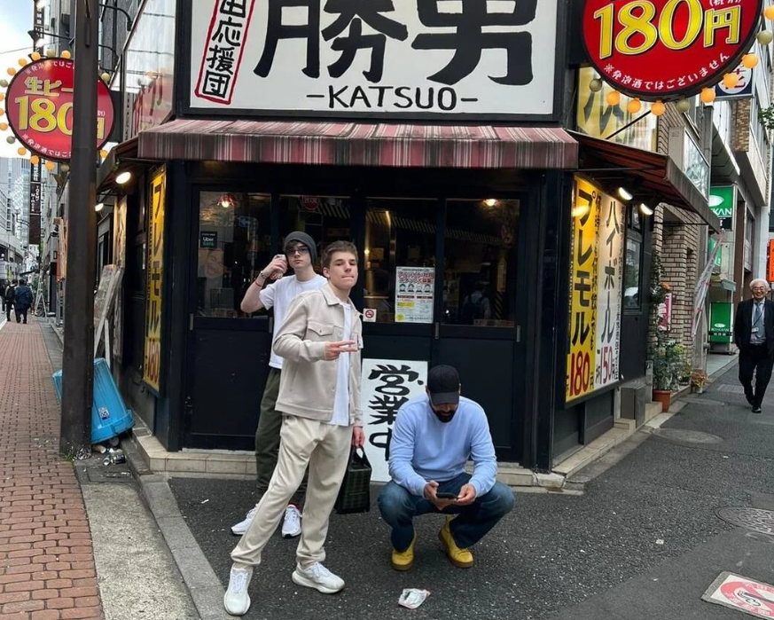 Ricky Martin y sus mellizos exploran Japón: Un viaje familiar lleno de aventuras