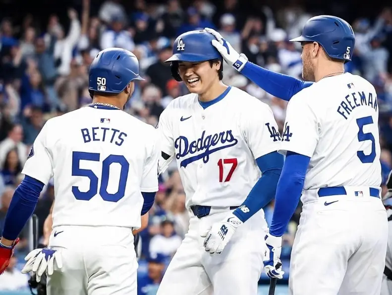 Ohtani brilla con su cuarto jonrón y Dodgers vencen a Marlins