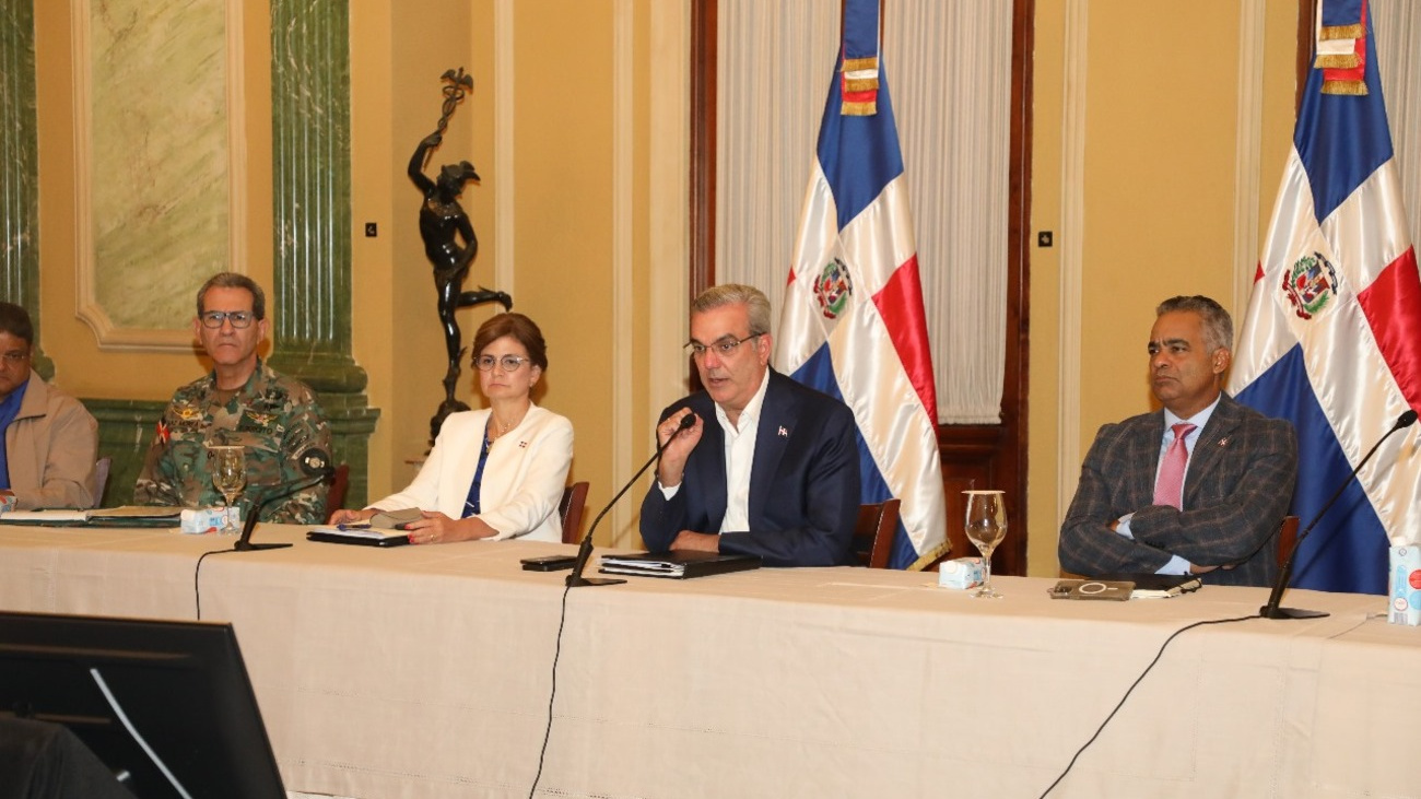 Presidente Abinader convoca reunión urgente tras regresar de Washington