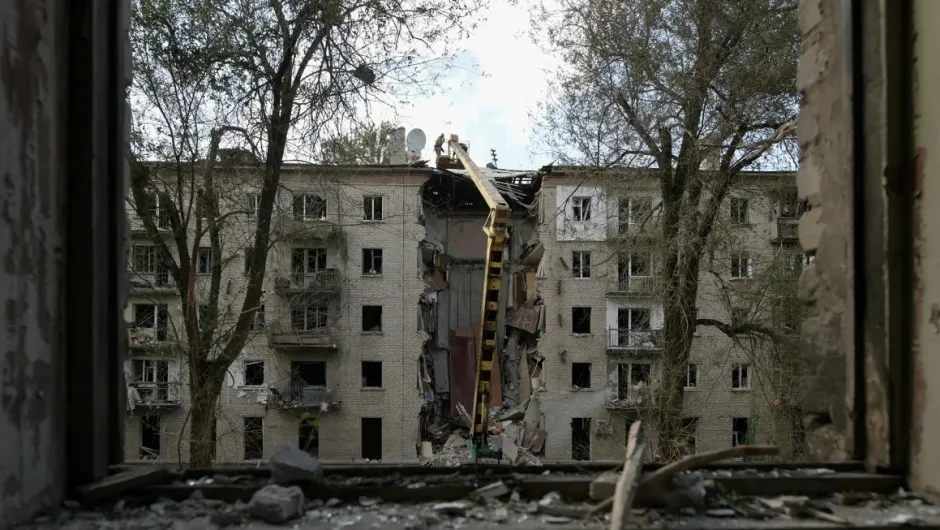 Rusia acusa a Ucrania de mortíferos bombardeos en Jérson y Luhansk, dejando 25 muertos