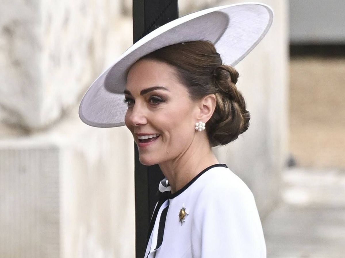 Kate Middleton reaparece radiante en el balcón de Buckingham tras anunciar su diagnóstico de cáncer