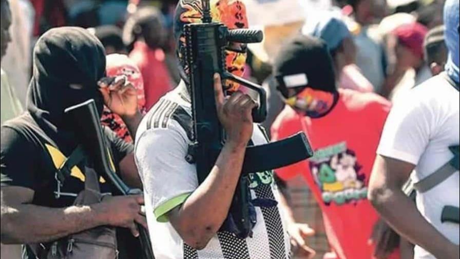 Canadá sanciona a tres líderes de pandillas haitianas