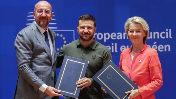 UE y Zelenski firman acuerdo de seguridad para fortalecer la defensa de Ucrania