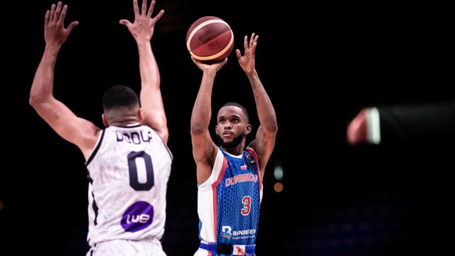 La Selección Dominicana de Baloncesto Arrasa en su Debut Preolímpico Venciendo a Egipto 90-77