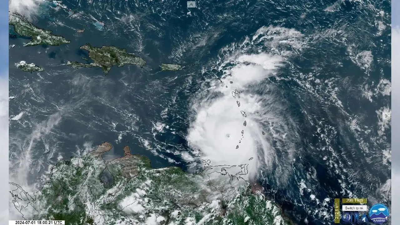 Huracán Beryl se Acerca a Jamaica con Vientos Devastadores de 260 km/h