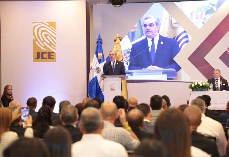 Luis Abinader Anunciará Propuestas para Reformar la Constitución en los Próximos Días