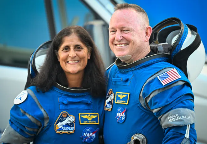 Astronautas de la NASA Podrían Permanecer en el Espacio Hasta Finales del Verano por Retrasos del Starliner
