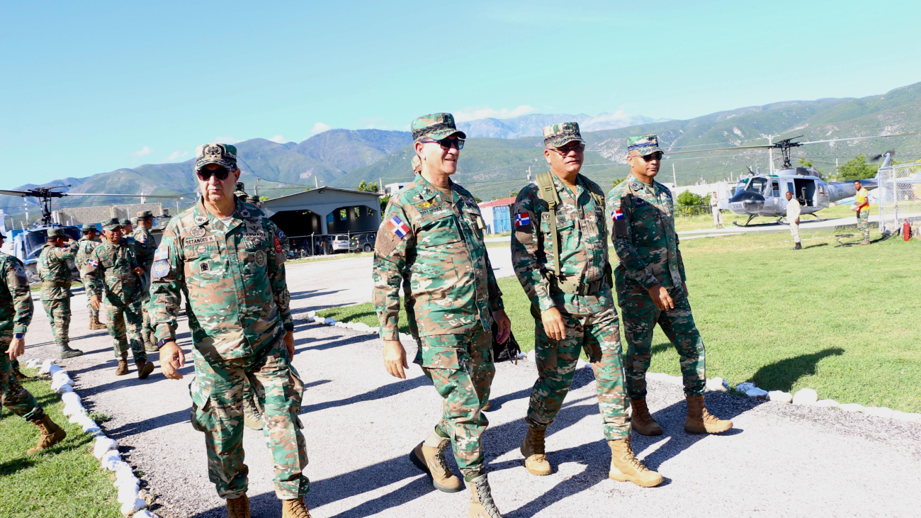 Histórico encuentro del Estado Mayor General en Jimaní para fortalecer la seguridad fronteriza