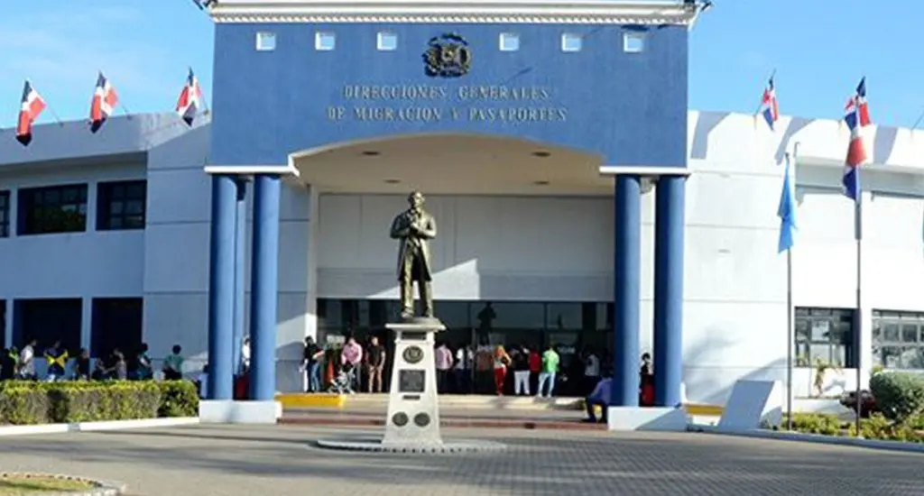Migración en República Dominicana cambia el sello de “admitido” a “entrada” en los pasaportes