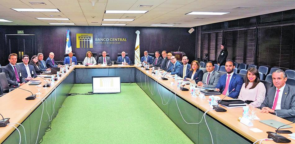Economistas Piden Cautela Ante Visita del FMI en Pleno Debate de Reforma Fiscal