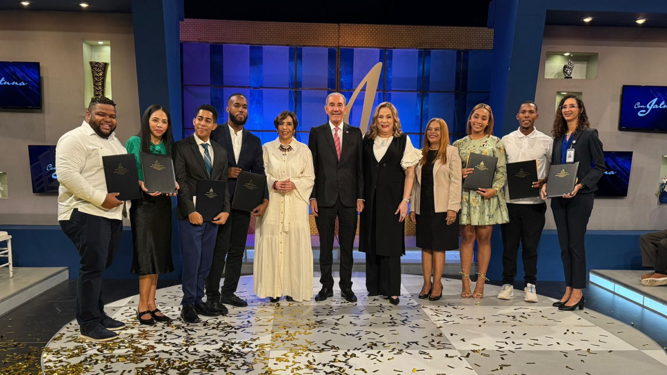 Mescyt entrega premios a los ganadores de la XIV competencia de emprendedores 2024