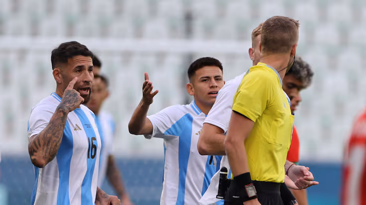 El VAR anula el empate de Argentina y el partido ante Marruecos queda suspendido