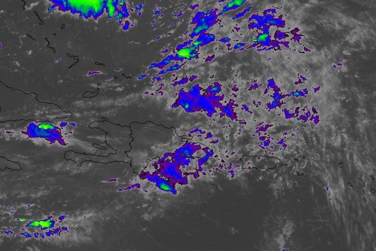 Lluvias y Tronadas en Varias Provincias por Vaguada y Onda Tropical