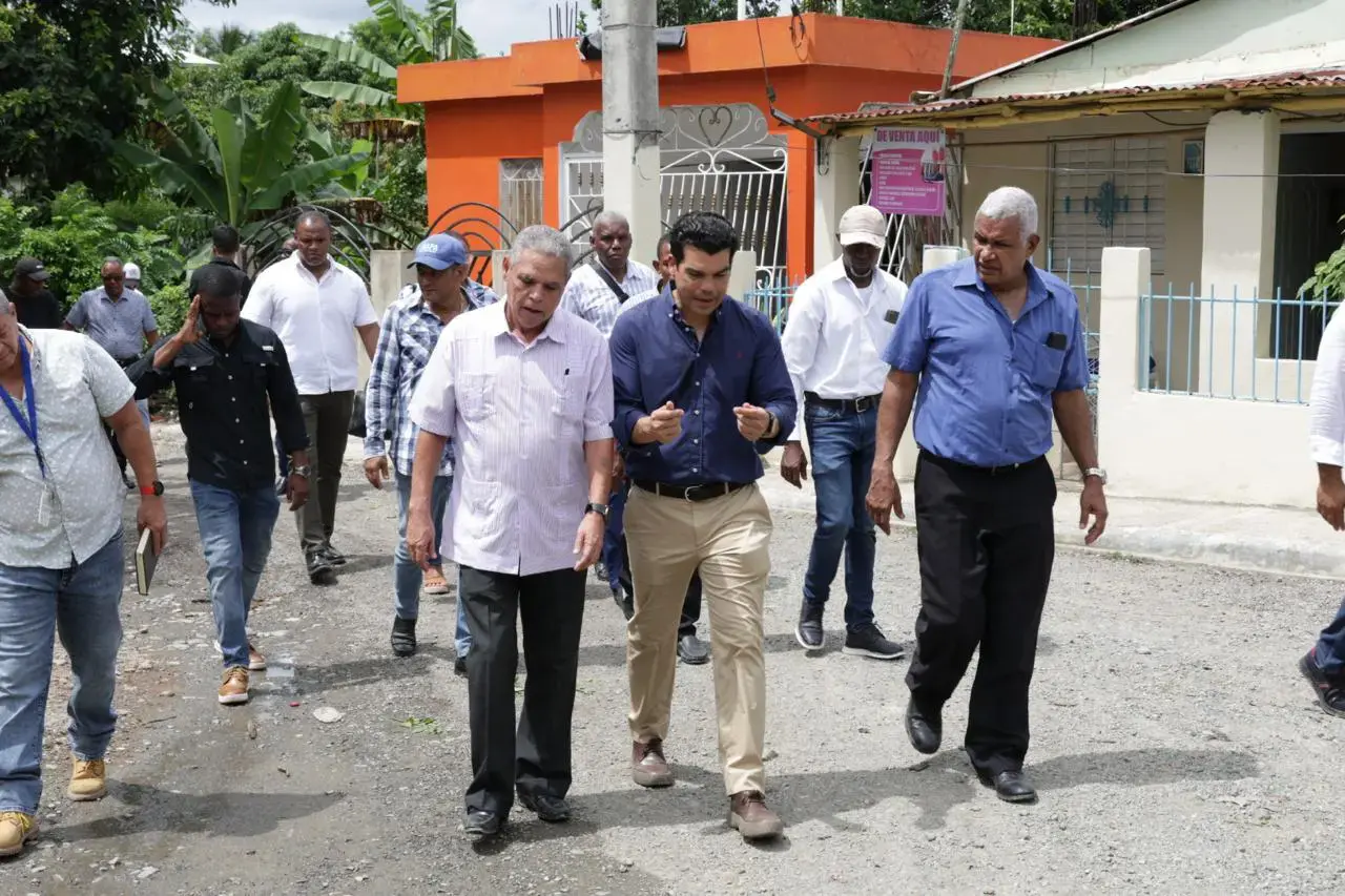 Wellington Arnaud supervisa avance del nuevo acueducto de Villa Altagracia