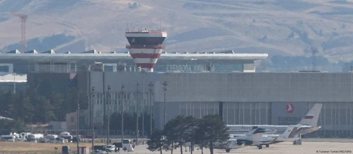 Turquía Coordina Gran Intercambio de Prisioneros, Incluyendo a Evan Gershkovich
