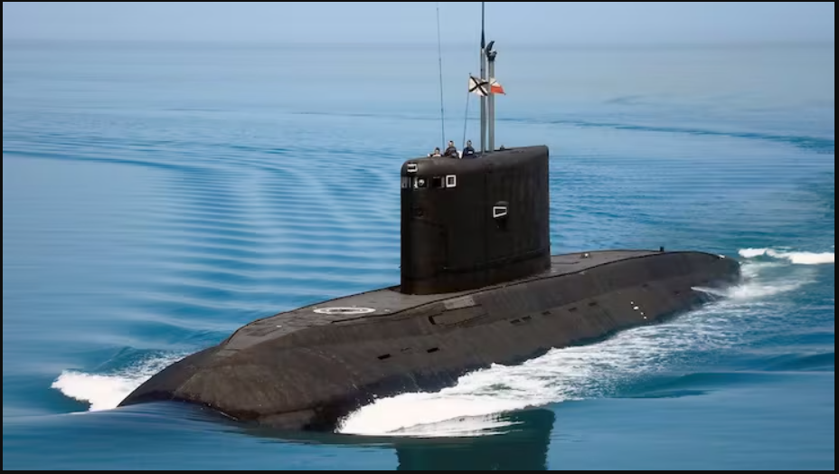 Ucrania hunde submarino ruso en el puerto de Sebastopol