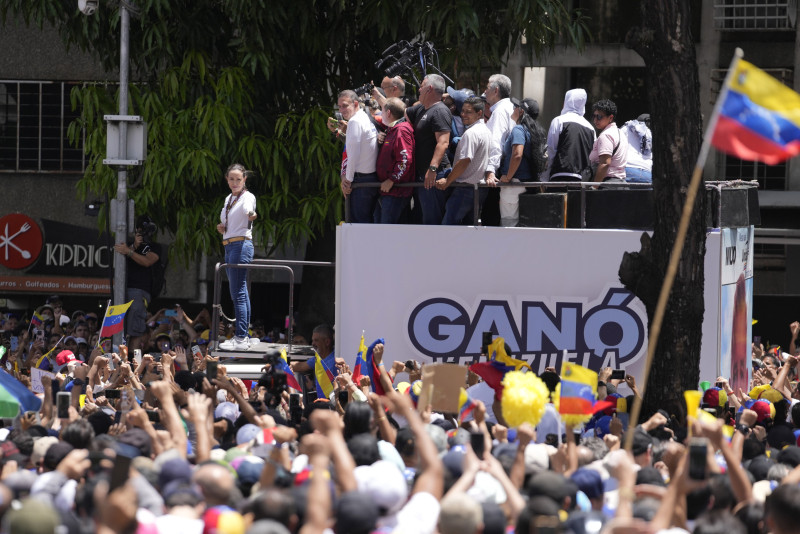 Miles de opositores en Caracas exigen respeto a su voto tras elecciones controvertidas