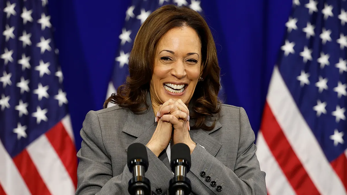 Kamala Harris Lidera Ligeramente sobre Trump en una Reñida Carrera Presidencial, según Encuestas