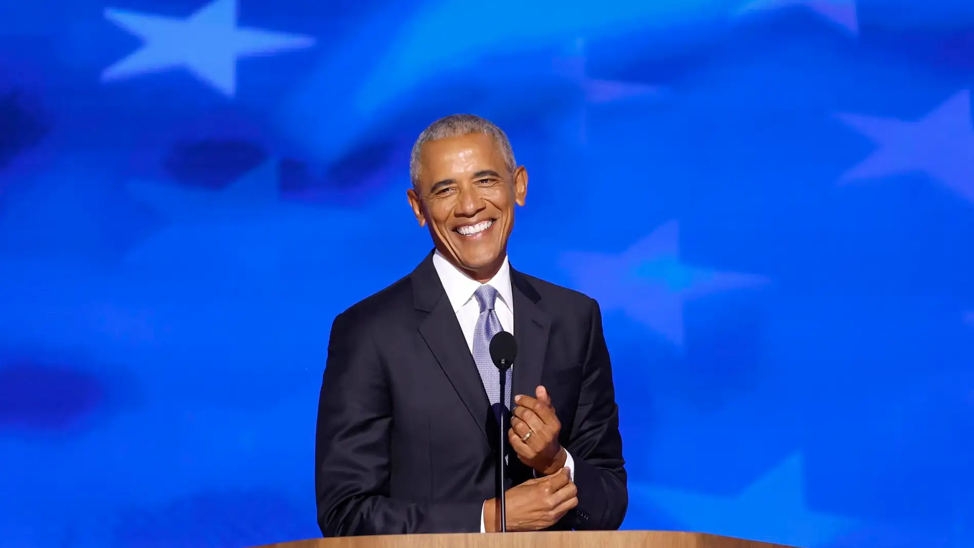 Obama Apoya a Kamala Harris y Llama a un Nuevo Comienzo en la Convención Demócrata