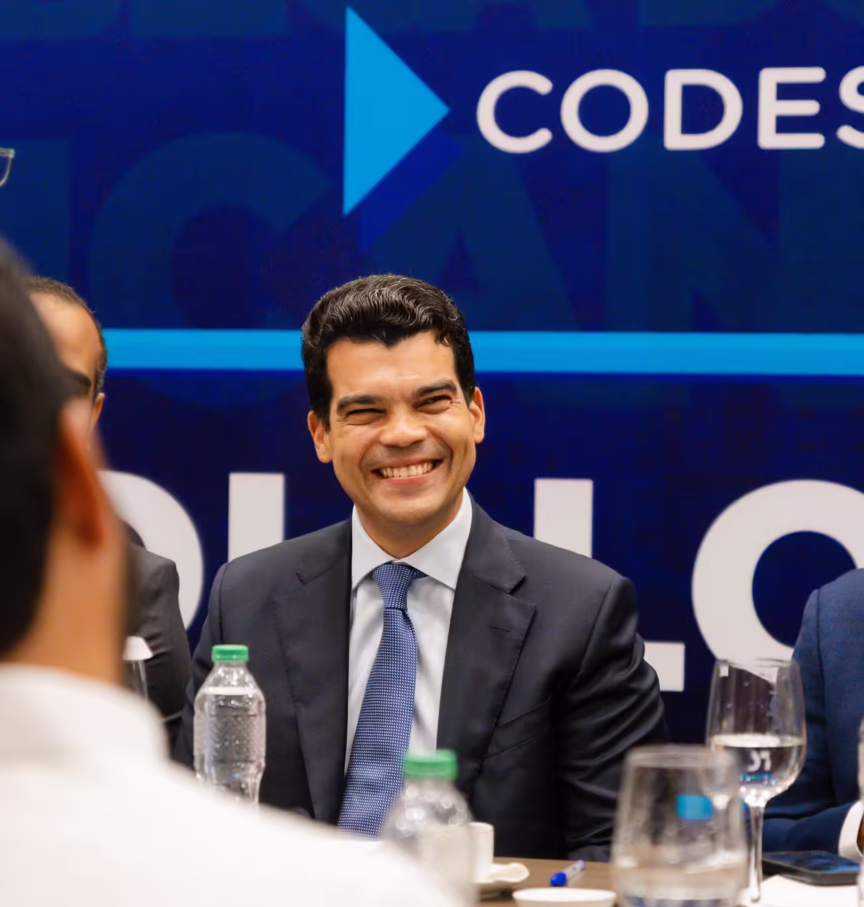 Wellington Arnaud acude a diálogo Codessd y expresa su visión y satisfacción de como marcha el desarrollo país
