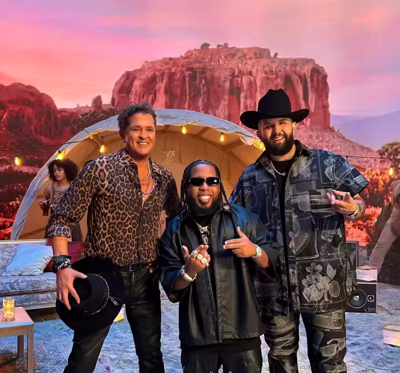 Chimbala, Carin León y Carlos Vives: Una Colaboración Latina de Ensueño con «La Chancleta»