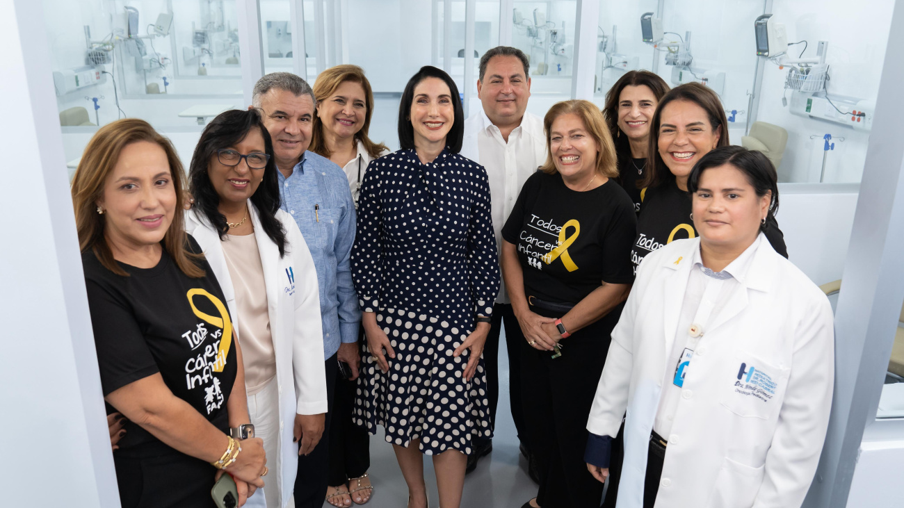Raquel Arbaje entrega renovada Unidad Oncopediátrica del Robert Reid Cabral