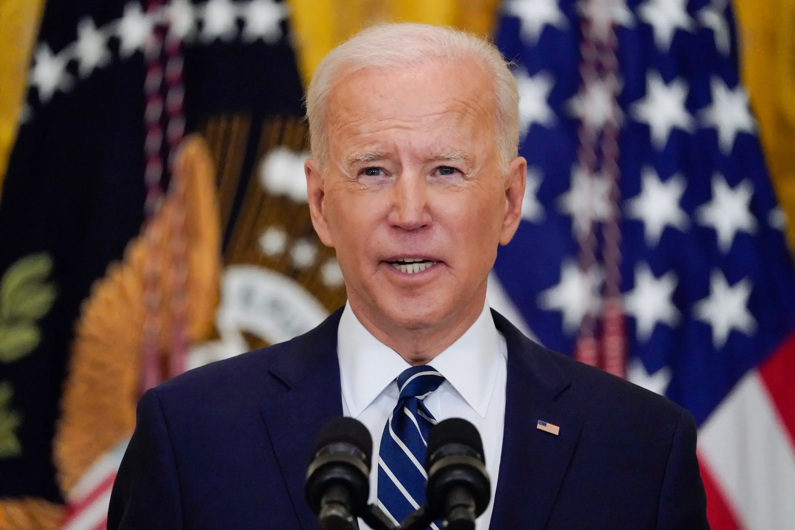 Juez Federal Bloquea Programa de Regularización de Indocumentados del Presidente Biden