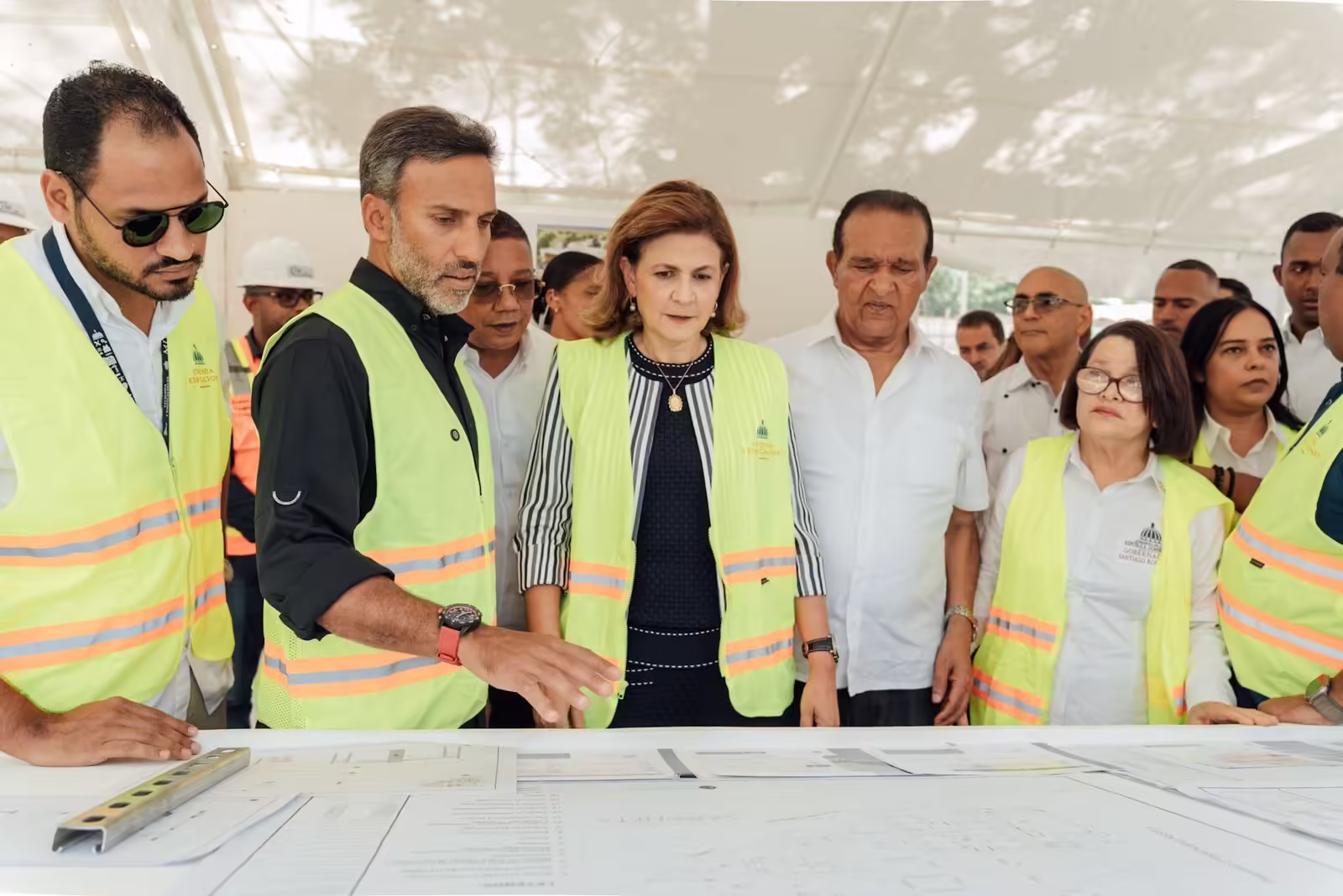 Vicepresidenta Peña y MIVED supervisan avances en construcción de la UASD-Santiago Rodríguez