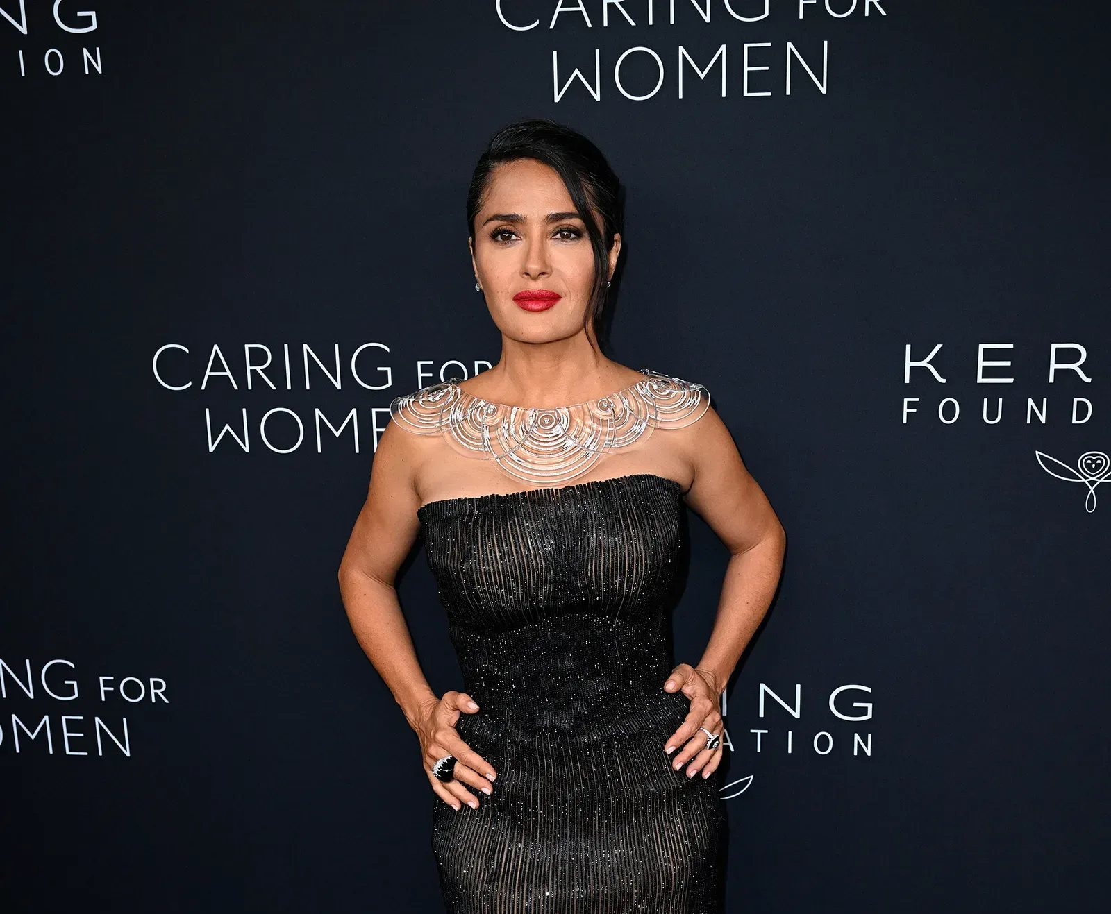 Salma Hayek deslumbra en la gala anual de la Kering Foundation en Nueva York