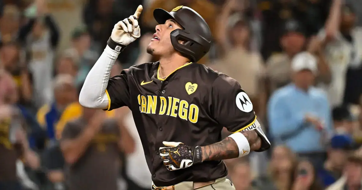 Manny Machado hace historia como máximo jonronero de los Padres de San Diego