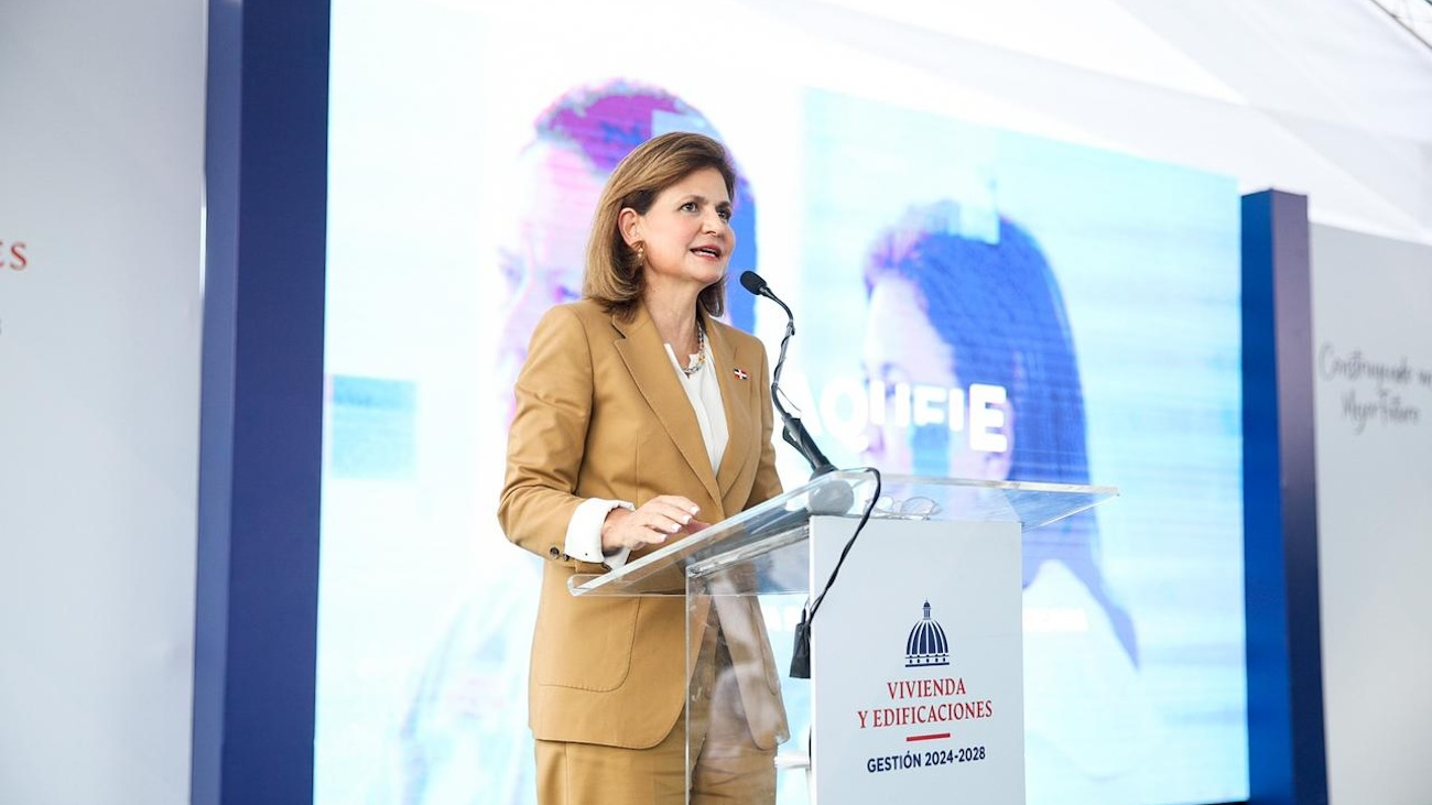 Vicepresidenta Peña y ministro Bonilla inician la construcción del Centro Universitario UASD-Santo Domingo Este