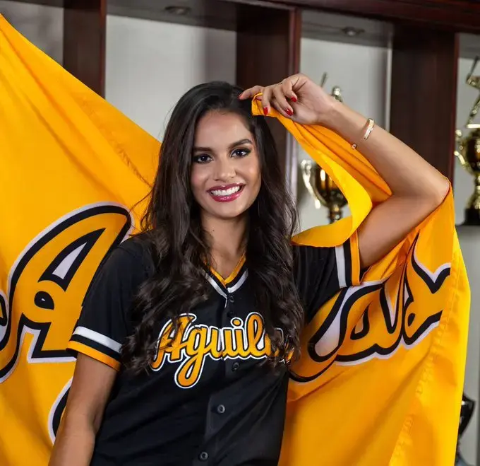 María Victoria Bayo Martínez, Madrina de las Águilas Cibaeñas para la Temporada 2024-2025